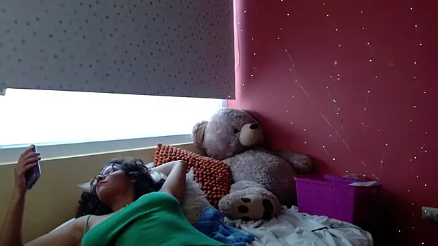 Snapshot of morahaze chatting on January 4, 2025, 9:20 pm morahaze online show from January 4, 2025, 9:20 pm