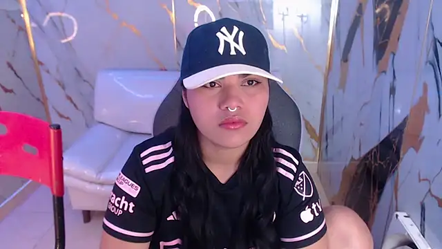 melany rouse18 online show from October 5, 2025, 1:02 pm