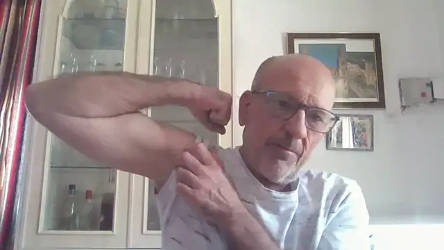 Snapshot of llopaco chatting on October 7, 2025, 10:05 am llopaco online show from October 7, 2025, 10:05 am