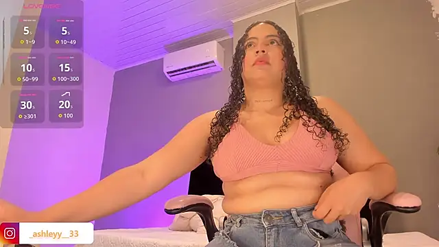  Ashley 33 online show from November 24, 2025, 8:09 pm