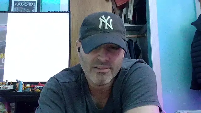 Snapshot of Novabear6996 chatting on February 1, 2026, 4:44 am Novabear6996 online show from February 1, 2026, 4:44 am