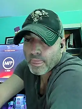 Snapshot of Novabear6996 chatting on February 8, 2026, 2:53 am Novabear6996 online show from February 8, 2026, 2:53 am