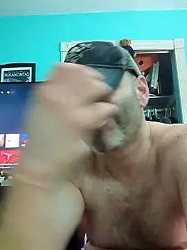 Novabear6996 online show from April 28, 2026, 7:13 am