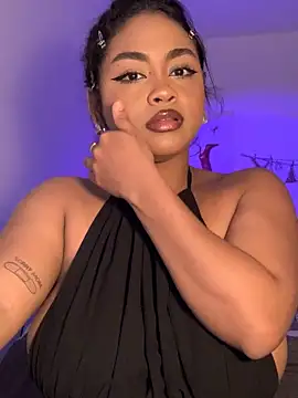 Dahiana Giil online show from October 28, 2025, 6:23 am