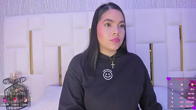 Snapshot of hillary_uckerman_ chatting on October 2, 2025, 11:35 am hillary uckerman online show from October 2, 2025, 11:35 am