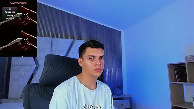 Snapshot of JacobRoberts1 chatting on October 16, 2025, 8:39 pm JacobRoberts1 online show from October 16, 2025, 8:39 pm