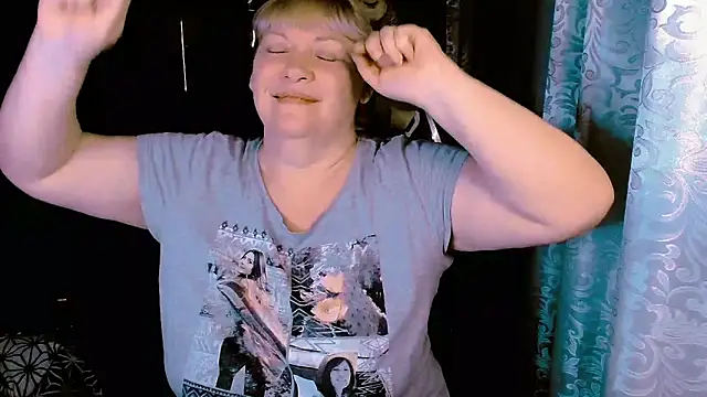 FlowerButterf online show from March 9, 2026, 1:09 am