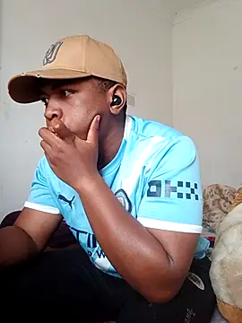 Snapshot of bosszonke123 chatting on May 5, 2026, 8:06 am bosszonke123 online show from May 5, 2026, 8:06 am