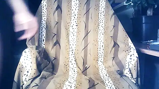 Snapshot of liquidio chatting on December 17, 2025, 6:35 pm liquidio online show from December 17, 2025, 6:35 pm