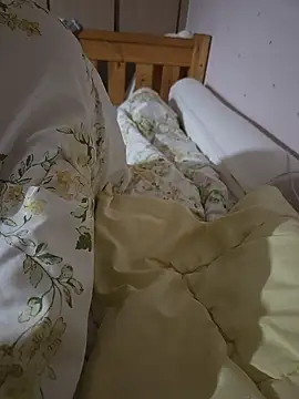 halu5400 online show from October 27, 2025, 12:28 pm