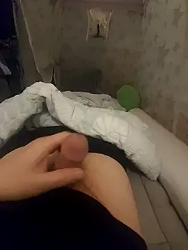 halu5400 online show from February 21, 2025, 12:49 pm