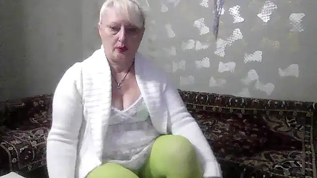 Snapshot of NikolinaBounty chatting on October 5, 2025, 7:48 pm NikolinaBounty online show from October 5, 2025, 7:48 pm