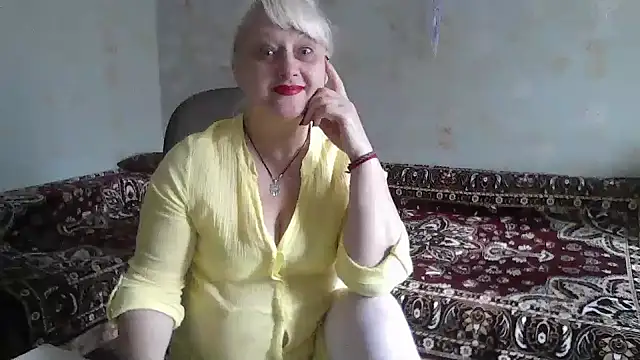 Snapshot of NikolinaBounty chatting on November 8, 2025, 8:51 am NikolinaBounty online show from November 8, 2025, 8:51 am
