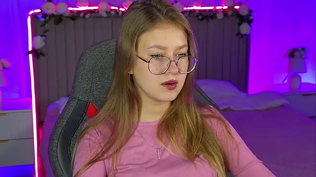 EveMundie online show from November 8, 2025, 12:31 pm