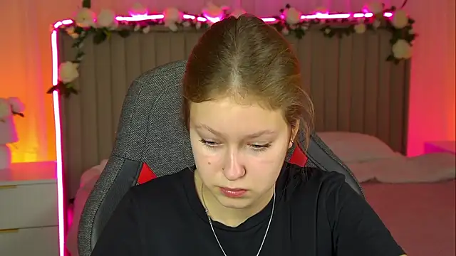 EveMundie online show from November 7, 2025, 9:47 am