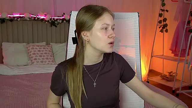 EveMundie online show from March 17, 2026, 11:24 am