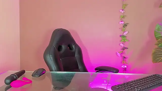 Snapshot of AnahisBennett chatting on February 22, 2025, 3:45 am AnahisBennett online show from February 22, 2025, 3:45 am