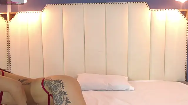 Snapshot of AnahisBennett chatting on February 20, 2025, 4:07 am AnahisBennett online show from February 20, 2025, 4:07 am