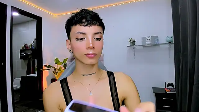 nilam valker online show from September 26, 2025, 1:01 am