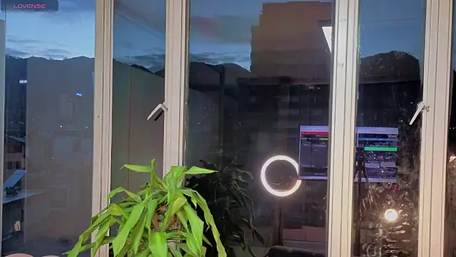 Ivanna West online show from October 9, 2025, 10:27 am