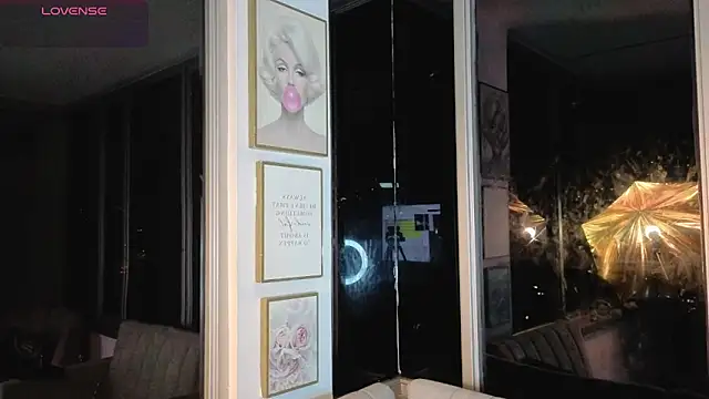 Snapshot of Ivanna_West chatting on March 26, 2026, 9:51 am Ivanna West online show from March 26, 2026, 9:51 am