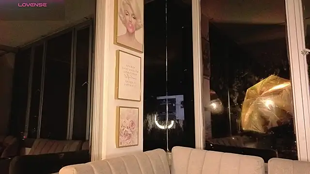 Snapshot of Ivanna_West chatting on March 13, 2026, 9:58 am Ivanna West online show from March 13, 2026, 9:58 am