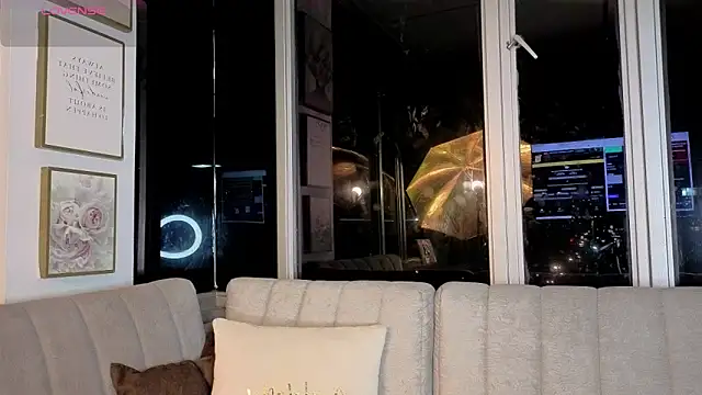 Snapshot of Ivanna_West chatting on February 4, 2026, 9:59 am Ivanna West online show from February 4, 2026, 9:59 am