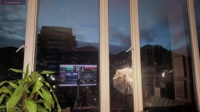 Ivanna West online show from October 1, 2025, 10:30 am