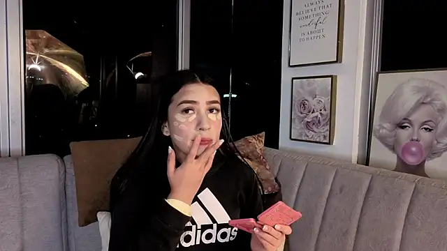 Snapshot of Ivanna_West chatting on January 7, 2026, 9:58 am Ivanna West online show from January 7, 2026, 9:58 am