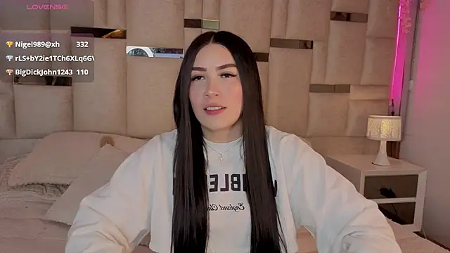 Snapshot of Ivanna_West chatting on April 12, 2026, 3:32 am Ivanna West online show from April 12, 2026, 3:32 am