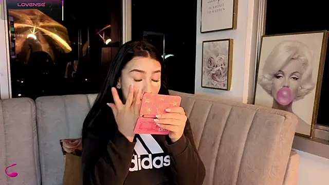 Snapshot of Ivanna_West chatting on January 8, 2026, 10:10 am Ivanna West online show from January 8, 2026, 10:10 am