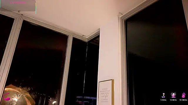 Snapshot of Ivanna_West chatting on December 18, 2025, 10:08 am Ivanna West online show from December 18, 2025, 10:08 am