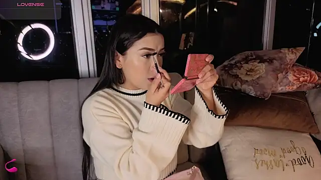 Snapshot of Ivanna_West chatting on January 17, 2026, 10:08 am Ivanna West online show from January 17, 2026, 10:08 am