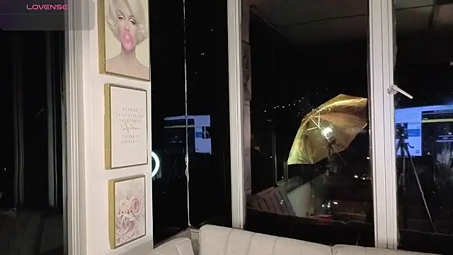 Snapshot of Ivanna_West chatting on February 26, 2026, 10:04 am Ivanna West online show from February 26, 2026, 10:04 am