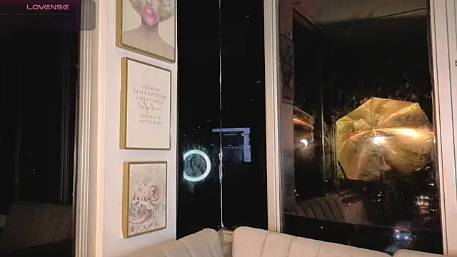 Snapshot of Ivanna_West chatting on April 9, 2026, 9:59 am Ivanna West online show from April 9, 2026, 9:59 am