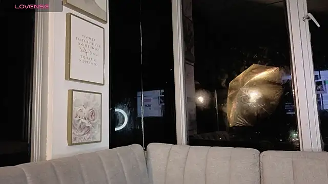 Snapshot of Ivanna_West chatting on April 7, 2026, 9:55 am Ivanna West online show from April 7, 2026, 9:55 am