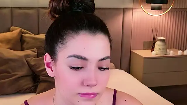 Snapshot of Alice_Deleon chatting on November 6, 2025, 10:41 am Alice Deleon online show from November 6, 2025, 10:41 am