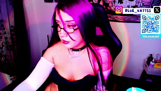 Snapshot of blue_katt chatting on August 3, 2026, 1:03 am blue katt online show from August 3, 2026, 1:03 am