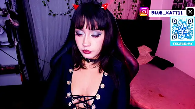 Snapshot of blue_katt chatting on April 22, 2026, 12:06 am blue katt online show from April 22, 2026, 12:06 am