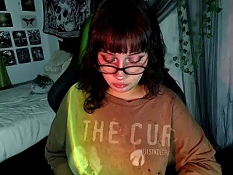 blue katt online show from December 4, 2025, 9:25 pm