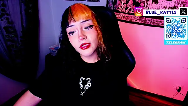 Snapshot of blue_katt chatting on June 19, 2026, 5:24 am blue katt online show from June 19, 2026, 5:24 am