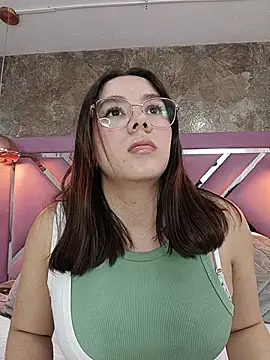 Snapshot of EmmaSulivan chatting on May 11, 2026, 2:45 pm EmmaSulivan online show from May 11, 2026, 2:45 pm