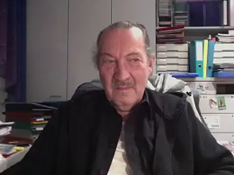 Snapshot of HMStraps01 chatting on December 4, 2024, 4:10 pm HMStraps01 online show from December 4, 2024, 4:10 pm