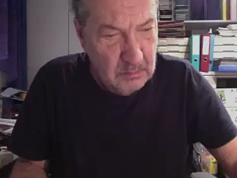 Snapshot of HMStraps01 chatting on January 16, 2025, 7:28 am HMStraps01 online show from January 16, 2025, 7:28 am