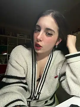 sexymelli18 online show from April 6, 2026, 6:53 pm