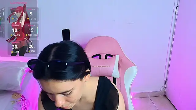 Peach Rose  online show from March 31, 2026, 11:51 pm