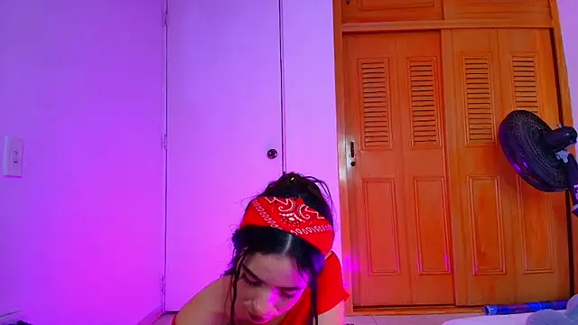 Snapshot of Peach_Rose_ chatting on March 3, 2025, 10:10 pm Peach Rose online show from March 3, 2025, 10:10 pm