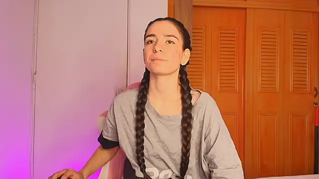 Snapshot of Peach_Rose_ chatting on October 27, 2025, 10:11 pm Peach Rose online show from October 27, 2025, 10:11 pm