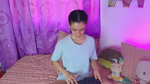 Snapshot of Peach_Rose_ chatting on November 5, 2025, 7:06 pm Peach Rose online show from November 5, 2025, 7:06 pm