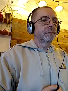 Xavspank2 online show from December 15, 2025, 10:21 am